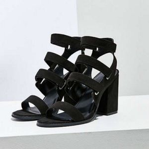 Urban outfitters sandal heel
